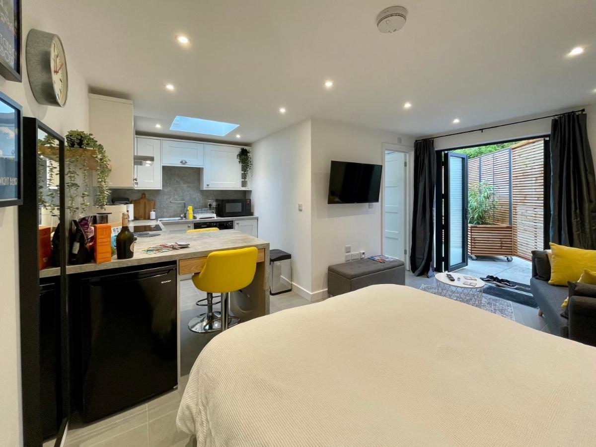 Tiny Home, Boscombe Manor Bournemouth Exterior foto